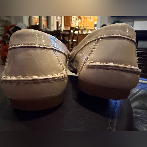 Coach Fortunata Pearlized Cloud Patent Leather Loafers Silver double C hardware - Picture 6 of 6